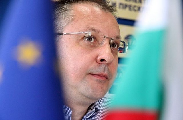 Отстъплението на Атака за вота не означава липса на дебат, смята Станишев