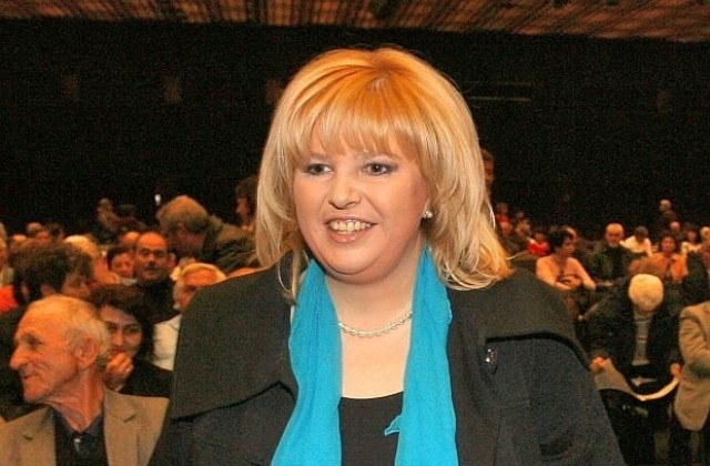 Мария Капон бе преизбрана за председател на ЕНП