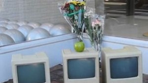 Стар Macintosh за 100 000 долара