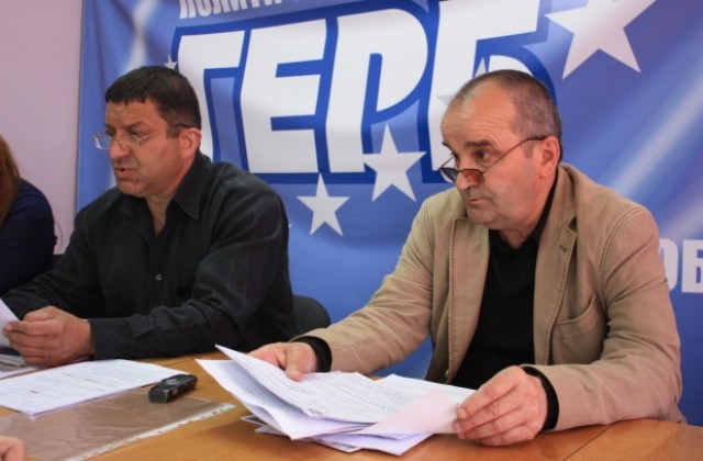 ГЕРБ, БСП и ДПС заедно срещу кмета на Куклен, оставил общината без стотинка