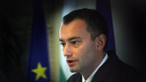 Младенов България има стремеж да засили контактите си с всички