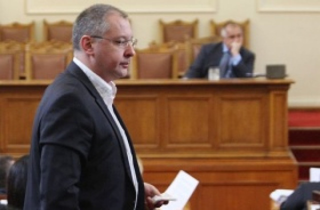 Станишев: Правителството скри основните данни по проекта „Белене