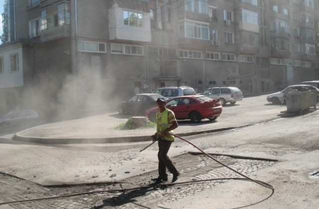Продължават ремонтите по улиците в Стара Загора