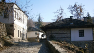 Предимно слънчево