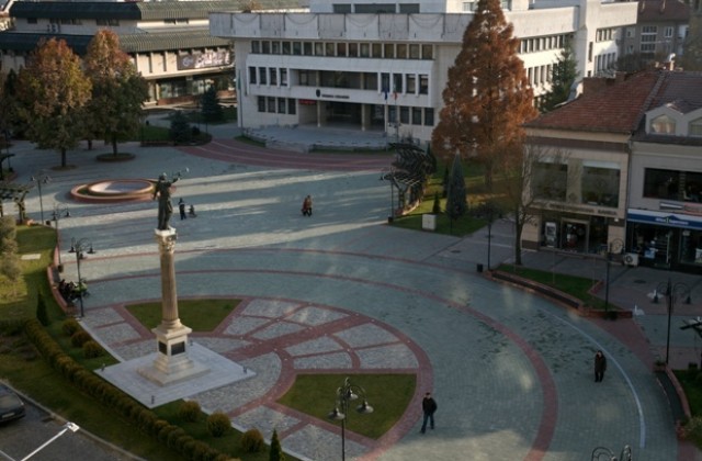 Панорама на средните училища и в Севлиево