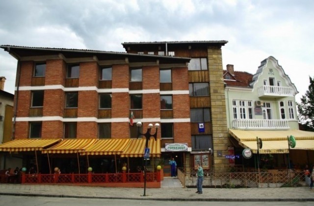 Общината и Трапезица-1902 се разбраха за Туристическия дом, спират да се съдят