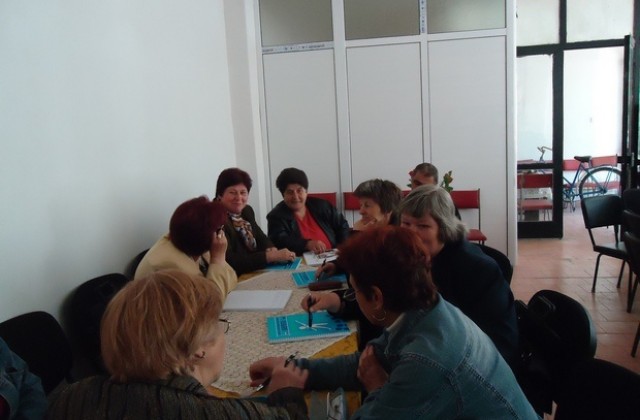 Обучават нови 135 безработни в Стралджа