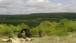 Военни показаха точна стрелба на полигона край село Марково