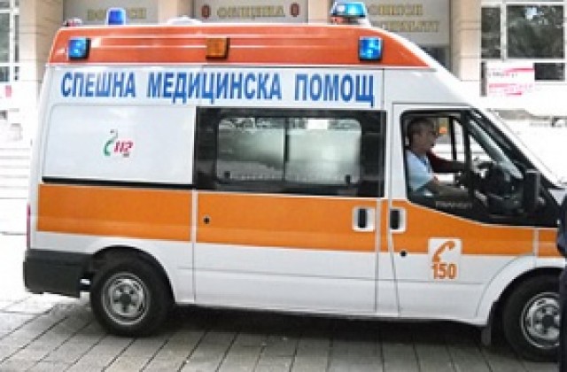 Двама души пострадаха в катастрофи през почивните дни