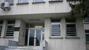 Цигари и пари задигнаха от магазин в Севлиево