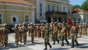Почетен знак Герб на Ямбол за националния командир на контингента