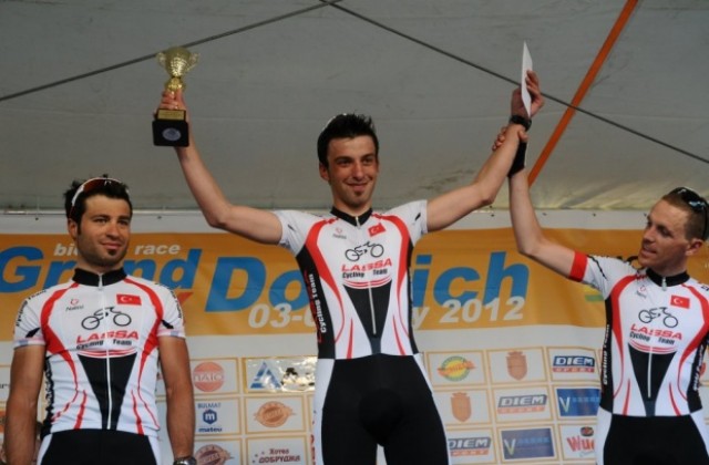 Колоездачи от Бриса Спор спечелиха призовите места в критериума Димитър Колев