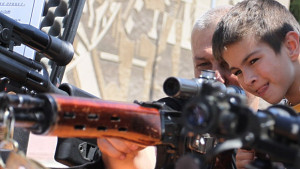 Военна полиция отвори врати за деца без родители