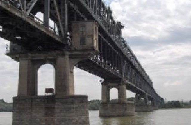 3570 кутии контрабандни цигари откриха на Дунав мост