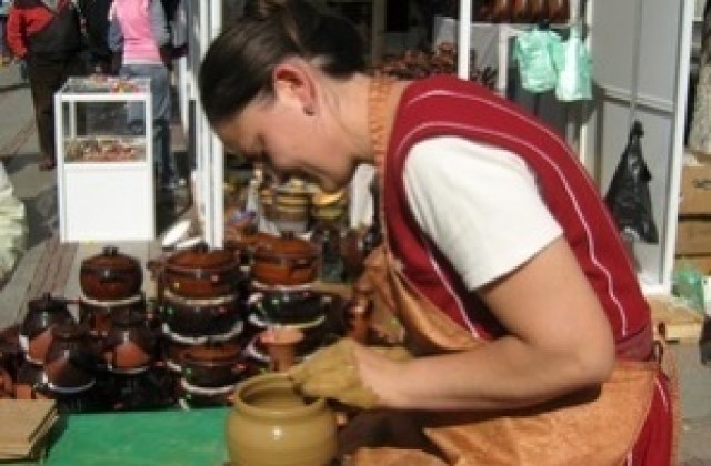 В галерията откриват изложба на занаяти