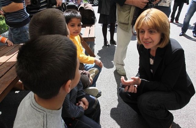 До края на юни слагат безопасни катерушки в градината срещу Баня Мадара