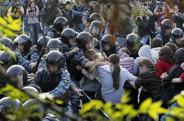 Арести в Москва по време на протестна акция, задържани са и трима опозиционни лидери