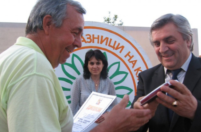 Отрикха праниците на културата „Мездра - май'2012