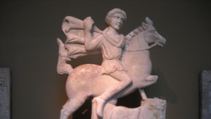 Статуята на Тракийския бог найвероятно е иманярски трофей