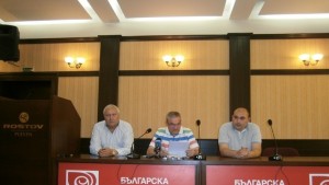 Депутатът Румен Петков задава въпрос на социалния министър