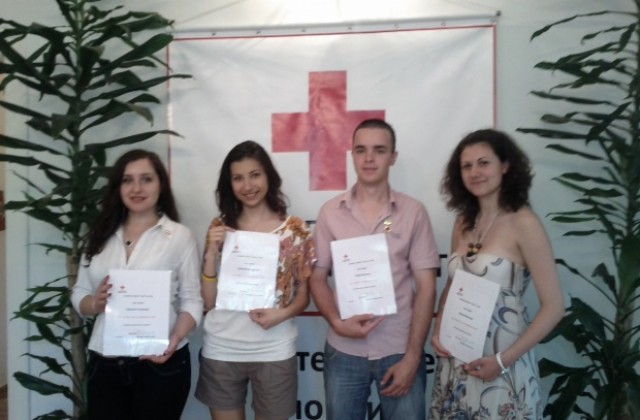 Александър Долев стана отличник на БЧК