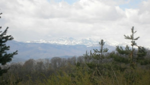 Значителна облачност и валежи