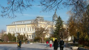 Силистренски ученици свирят химна на Европа насред площада