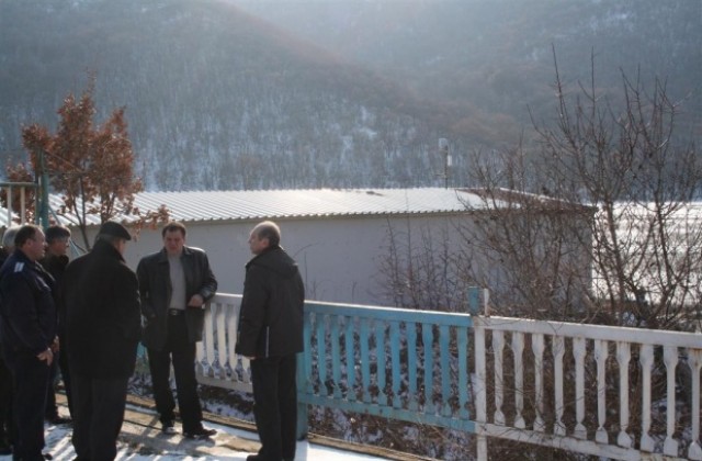 Вода заля 20 двора на къщи в село Горно Ботево