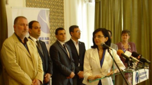 Кунева прави партия през септември