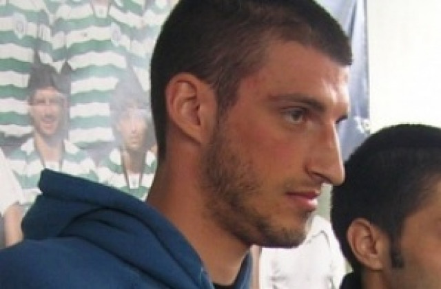 Георги Божилов се размина с операцията, пропуска мачовете до края на сезона