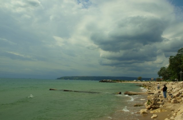 Син флаг за три плажа край Варна