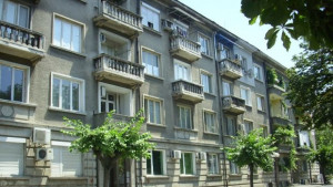 Двегодишно дете почина след падане от блок