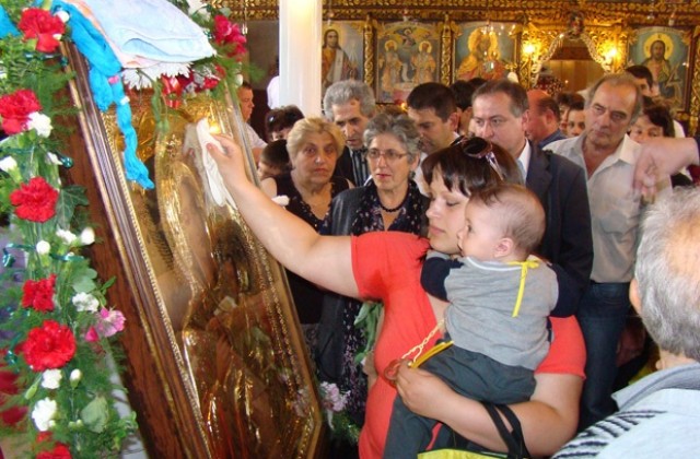 Чудотворна икона събра вярващи в Монтана