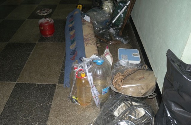 Задържаха специалисти в обирите на къщи