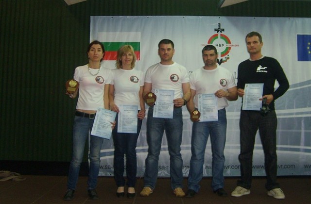 Врачански полицаи показаха отлична стрелба