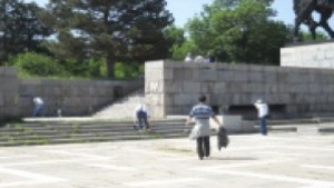 Кметството 12 май е късна дата за кампания по почистване