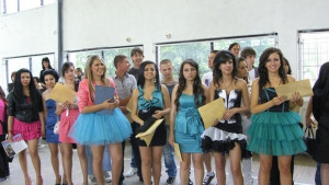 В Елена изпратиха абитуриентите от Випуск 2012