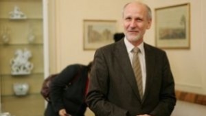 Австрийският посланик идва