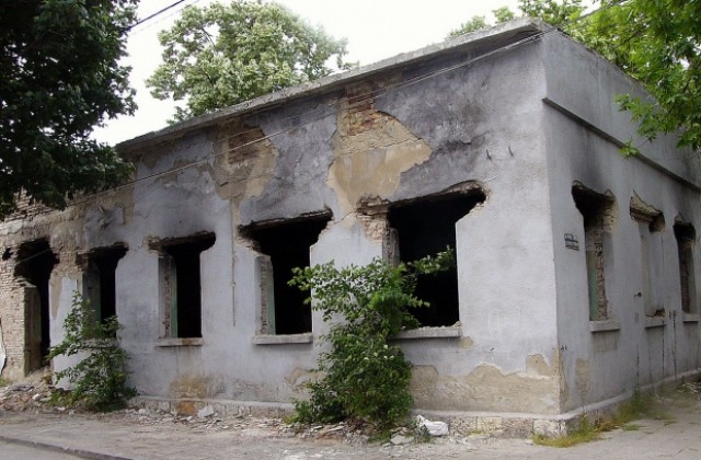 Арестуваха двама с бус-лечебница