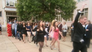 96 абитуриенти изпрати ПМГ Емануил Иванов в Кюстендил