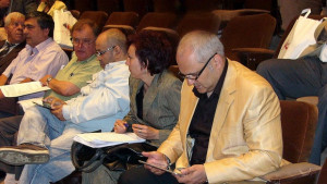 На сесията Съветници убиват скуката с игри на служебните таблети