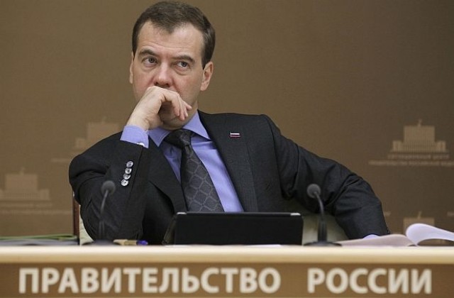 Медведев предупреди западняците да не се впускат в прибързани войни
