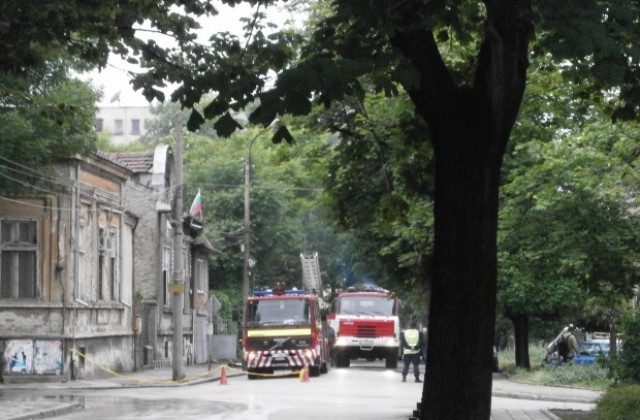 Къща на ул. Рила горя тази сутрин