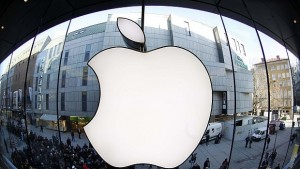 Apple ще използва зелена енергия за главния си център за