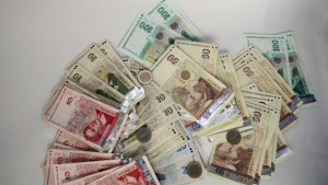 Варненци се трудят срещу 725 лв месечно мъжете поплатени от