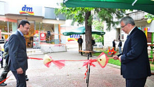 Търговска верига подари детска площадка на Враца