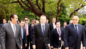 Ердоган и катарският премиер критикуват от Варна режима в Сирия