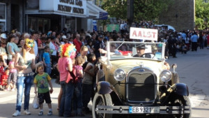 Изложение на ретро автомобили