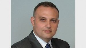 Нарязаха гумите на автомобила на съпругата на Мартин Славов
