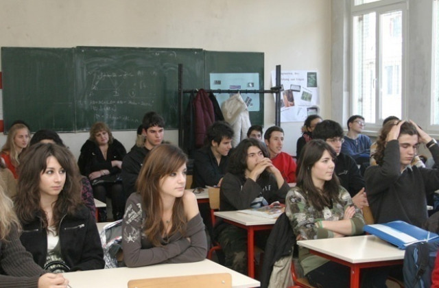 4000 ученици във Варненско на матура по БЕЛ